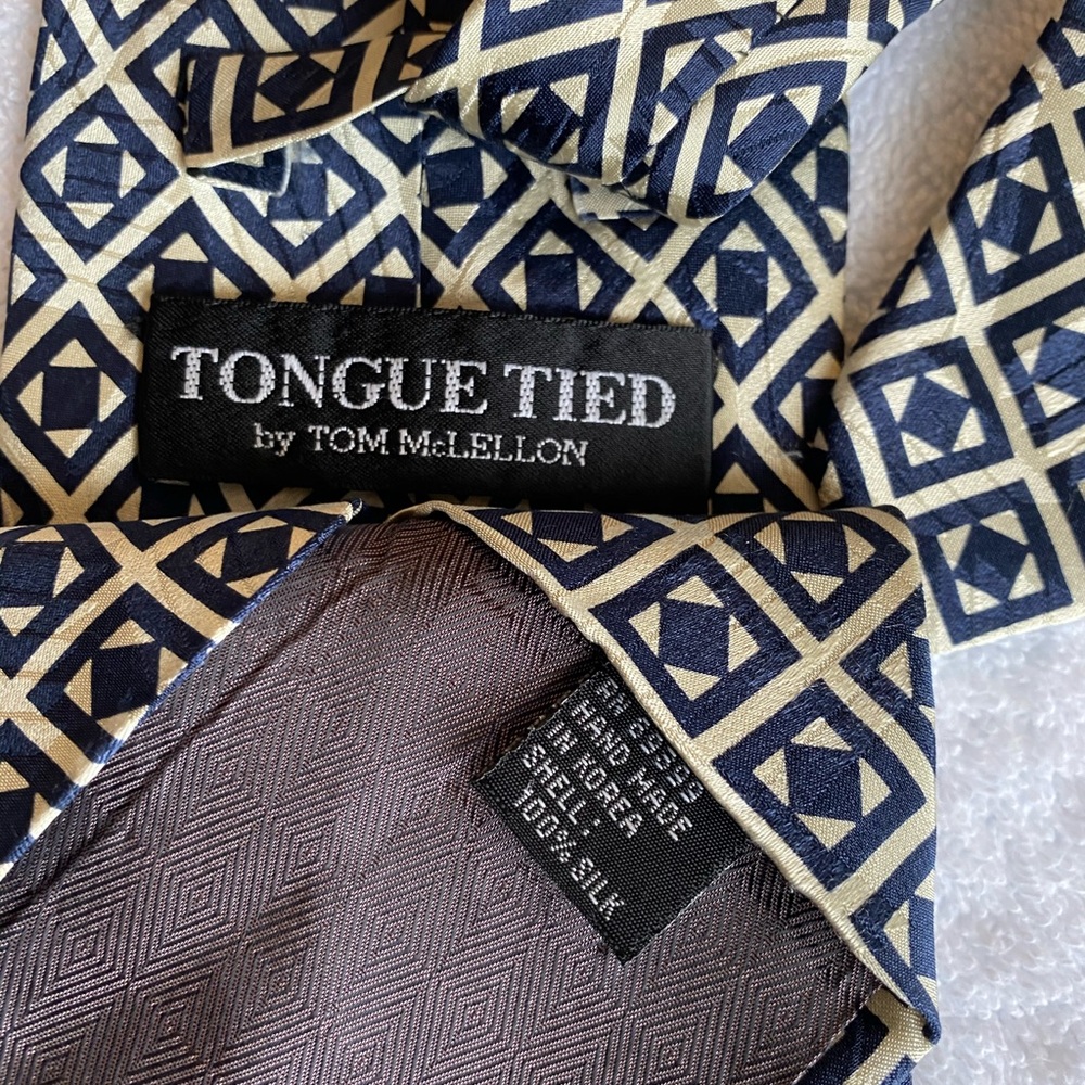 Handmade men’s silk tie.